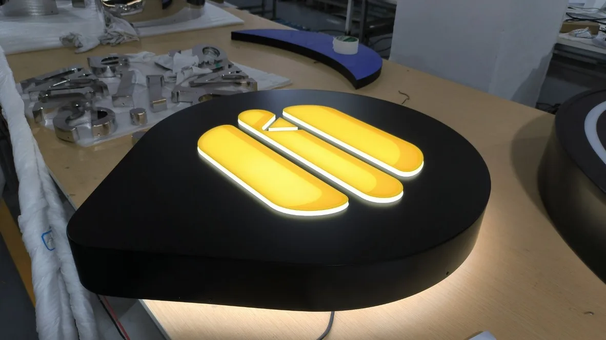 3D printed illuminated display detail